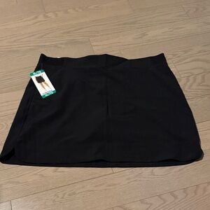 32 Degrees Women's Black Skorts